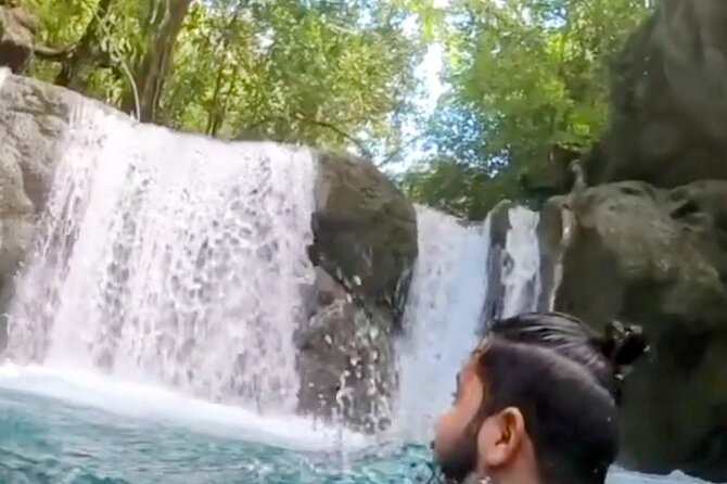 AMBER COVE-TAINO BAY 5 Zip Lines 7 Waterfalls + Locale Food - Lunch, rum, mamajuana, chocolate, and coffee: the food side of the day