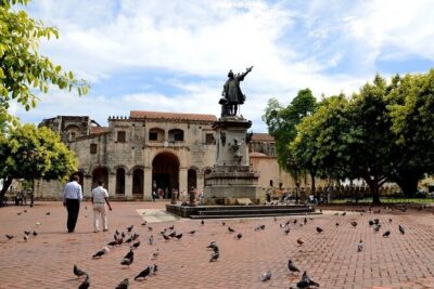 Day Trip to Santo Domingo from Punta Cana - Columbus Lighthouse and the Malecon: views with minimal fuss