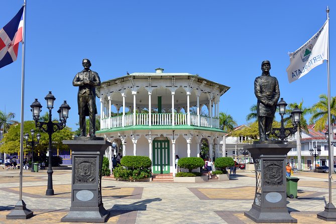 Explore Puerto Plata's Best & Cable Car - Shore Excursion - Photo stops that are fun: Umbrella Street, Malecón, and Pink Street
