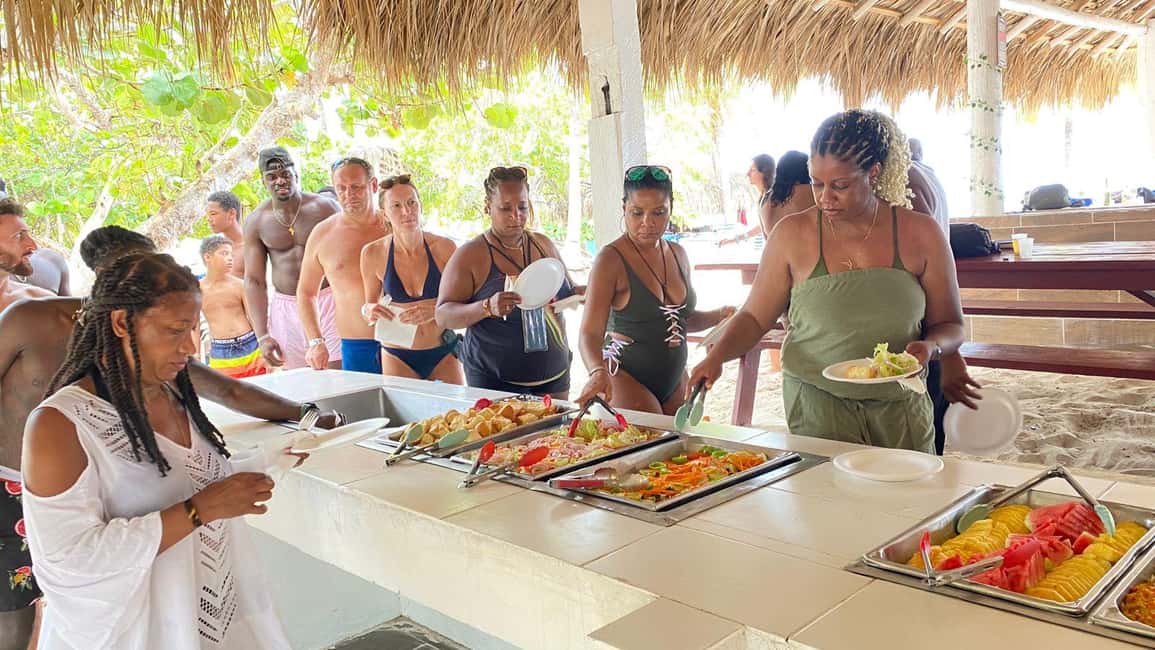 From Punta Cana or Bayahibe: Catalina Island with Snorkeling - Private guide and group setup: good fit, with a few logistics realities