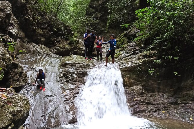 Hiking Tabernacle Thundering Waterfall in Dominican Republic - The drive and first stop in Los Cacaos: seeing the town beyond the trail