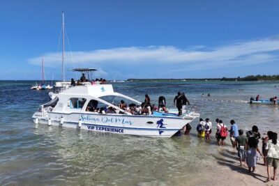 Hip-Hop Party Boat with Dj Live Adults Only and Unlimited Drinks - Price and Value: What $65 Buys on the Water