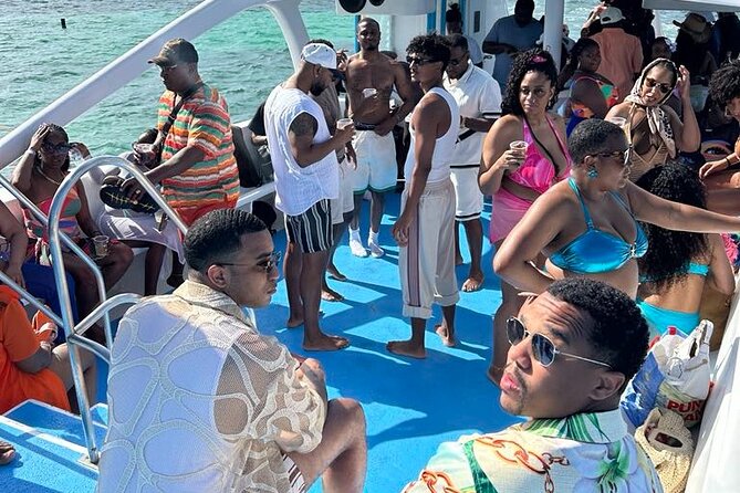 Hip-Hop Party Boat with Dj Live Adults Only and Unlimited Drinks - Crew Service and Safety Feel: Small Touches That Matter