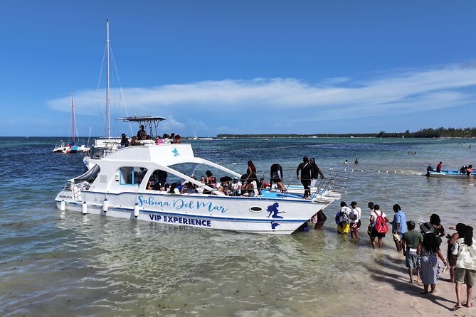Hip-Hop Party Boat with Dj Live Adults Only and Unlimited Drinks - Price and Value: What $65 Buys on the Water