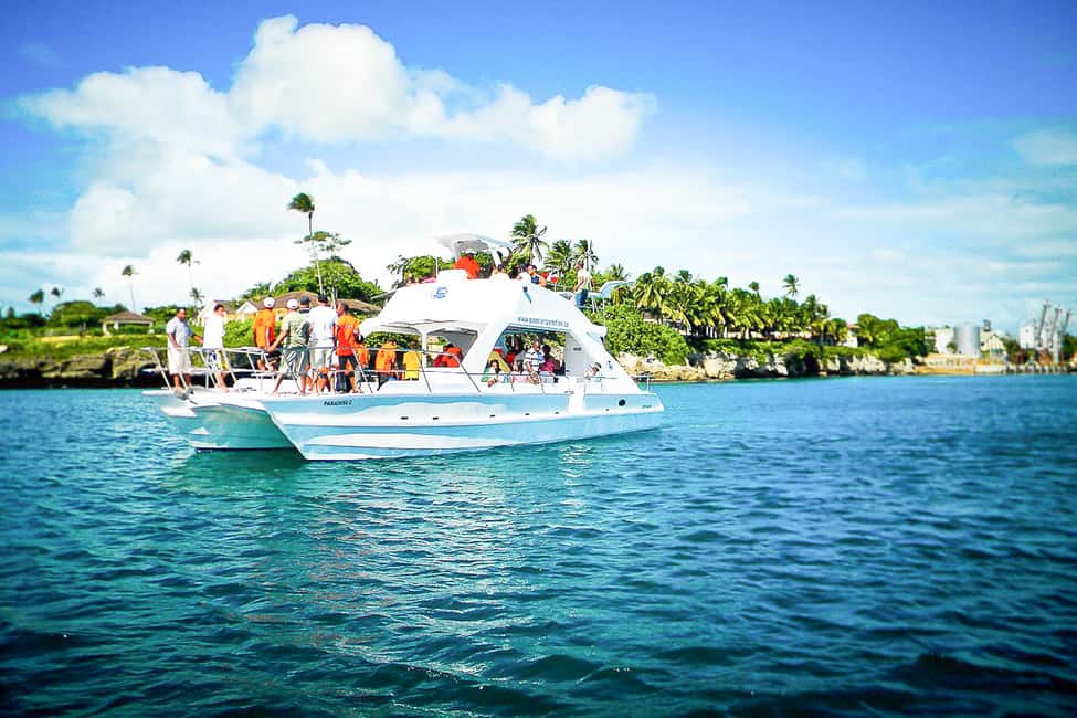 La Romana: Catalina Island Full-Day Snorkeling Tour - Getting to Isla Catalina: the catamaran day trip from La Romana