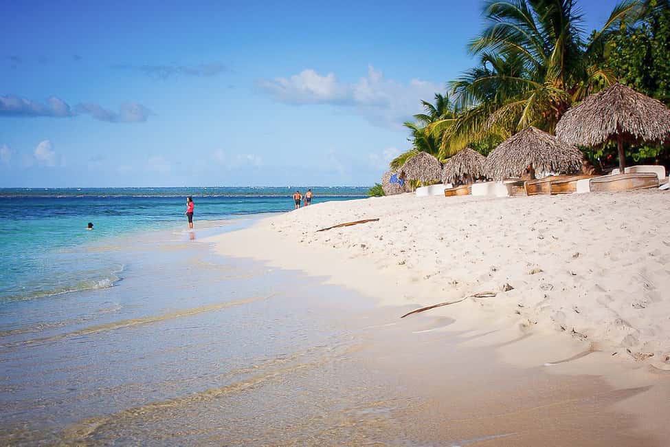 La Romana: Catalina Island Full-Day Snorkeling Tour - The beach stop on the west side: your long reset on Catalina