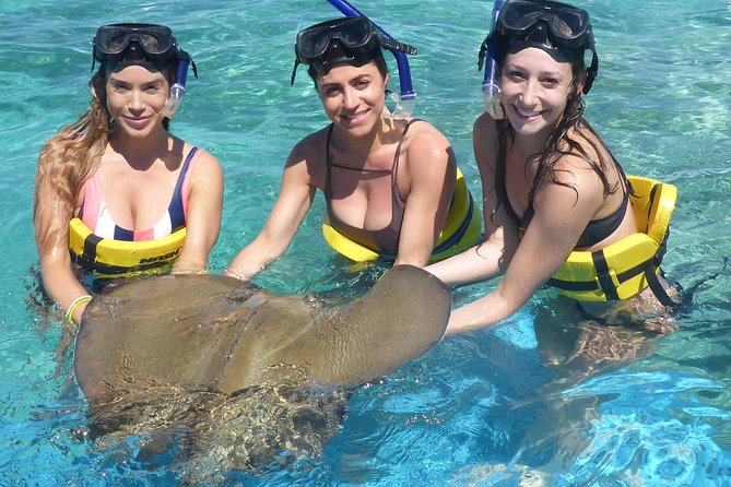 Marinarium Snorkeling Cruise from Punta Cana - The Swim-Up Lagoon Stop: relaxing with drinks and snacks