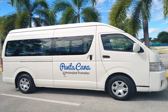 One Way Private Airport or Hotel Transfer Bavaro Hotel 1-6 Pax - The point of a private transfer: less waiting, more vacation
