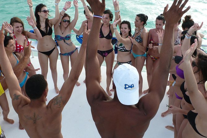 Private Catamaran Snorkeling Family Adventure - The photographer situation: included help, but expect a separate purchase