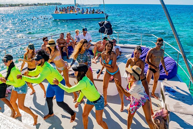 Private Catamaran Snorkeling Family Adventure - Price and value: when $900 per group makes sense