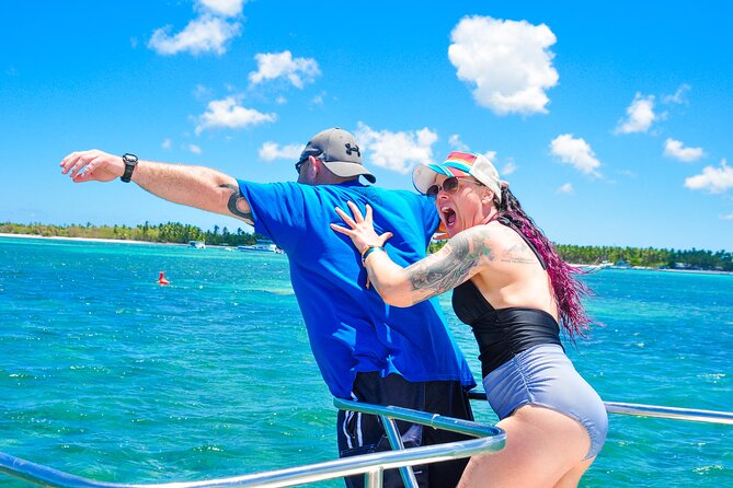 Private Catamaran wonderful Snorqueling slide & entartaiment team - Sandbank Finish: Drinks, Relaxing, and Group Fun