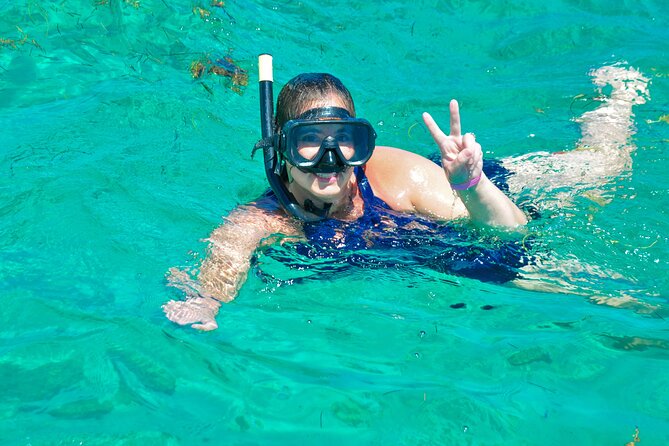 Private Catamaran wonderful Snorqueling slide & entartaiment team - Crew, Entertainment, and the Photo Moment You Can Control