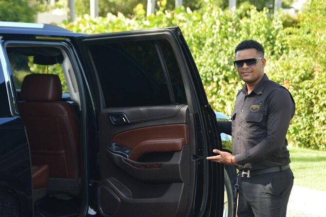 Private Transfer VIP Suburban Punta Cana Airport from/to Hotels - The ride itself: private comfort, WiFi, and drinks on request