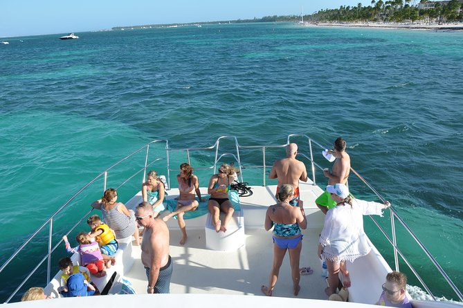 Punta Cana Combo Tour: Snorkeling, Catamaran Cruise & Parasailing - What you’ll actually do on the catamaran: drinks, snacks, and on-deck fun