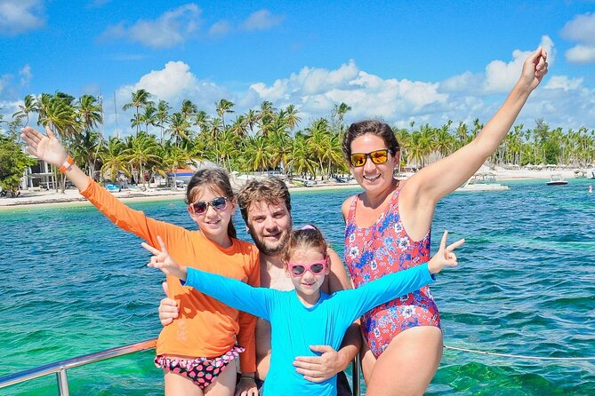 Punta Cana Family Boat Trip and snorkeling - Included nachos brunch and the drink setup