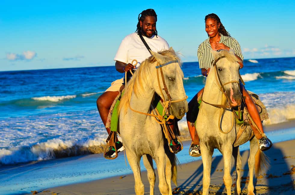 Punta Cana: Horseback Riding Tour with Sunset at Macao Beach - Safety first: meeting the horses, then riding for real