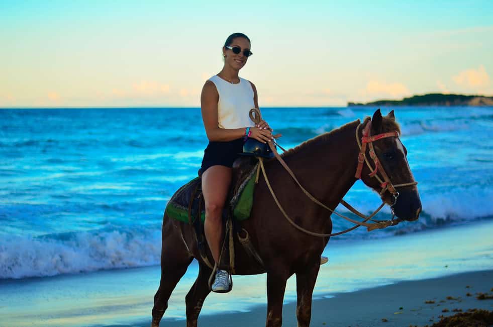 Punta Cana: Horseback Riding Tour with Sunset at Macao Beach - The quick cafe/shop stop and the return ride back