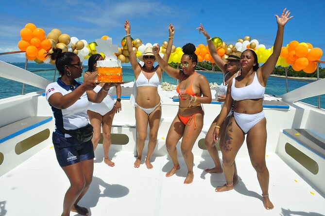 Punta Cana Party Boat Snorkeling with Music DJ and Open Bar - Key things that make this Punta Cana party boat special