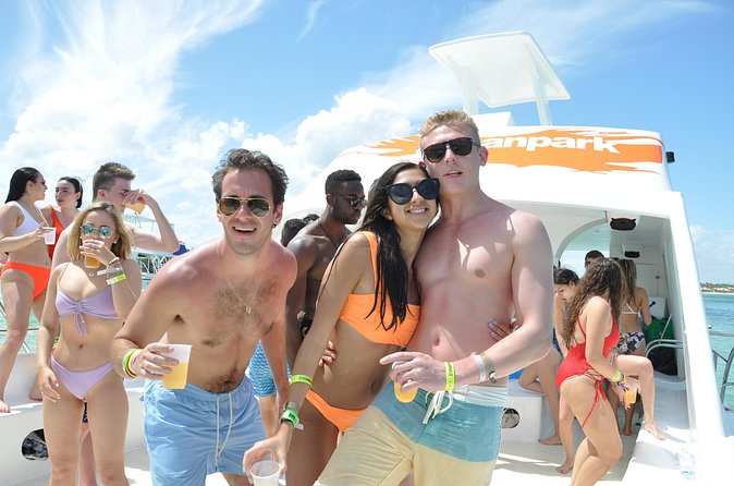 Punta Cana Private Virgen Beach Small & Big Group Snorkel Cruise - Size, privacy, and the boat options: what you’re really paying for