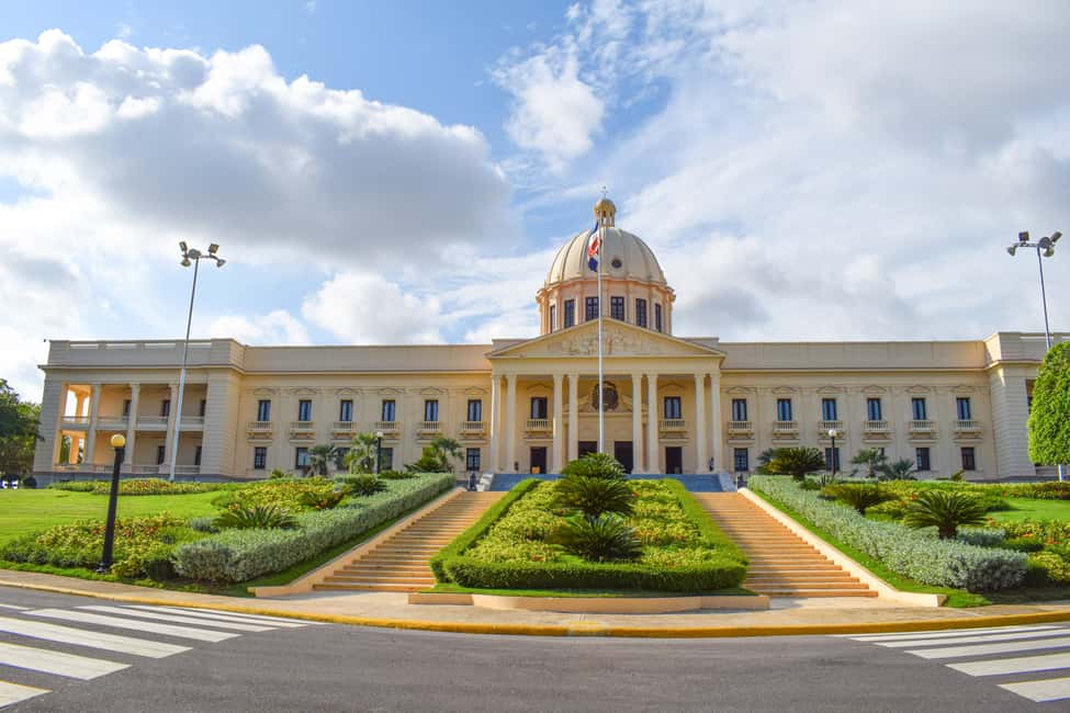 Punta Cana: Santo Domingo Day Trip with Tickets and Lunch - Why Santo Domingo from Punta Cana Feels Like a Time Machine