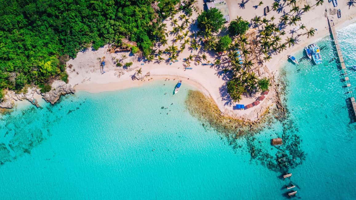 Punta Cana - Santo Domingo: Saona Island VIP Catamaran Tour - Getting from Punta Cana and Santo Domingo to Bayahibe