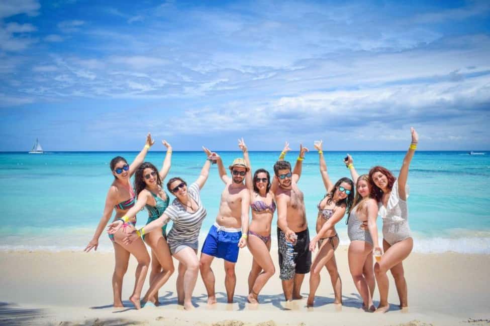 Punta Cana - Santo Domingo: Saona Island VIP Catamaran Tour - Saona Island time: beaches, reefs, mangroves, and palm-lined wandering