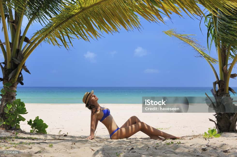 Punta Cana: Saona Island Tour with Lunch and Drinks - Saona Island time: beaches, coconut shade, and how to spend 2 hours 45 minutes