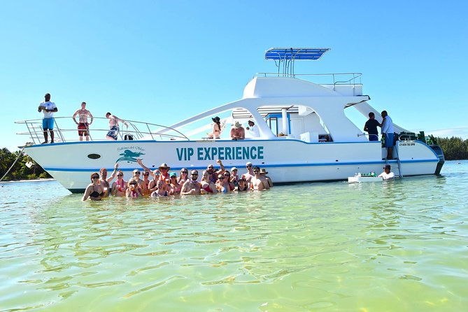 Sabina del Mar Party Boat VIP - Getting to Bibijagua and staying on schedule