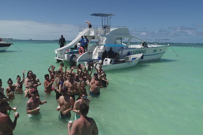 Sabina del Mar Party Boat VIP - Natural ocean pool: waist-high water and a floating bar moment