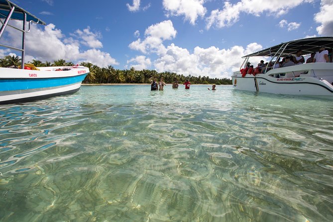 Saona Island Day Trip From Punta Cana with Lunch and Open Bar - Getting There: Hotel Pickup, Bayahibe, and the Catamaran Shuffle