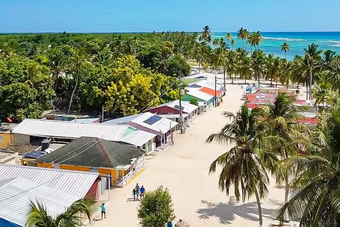 Saona, Mano Juan, Canto de la playa away from the tourist crowds - Natural Pool: the starfish moment in shallow water