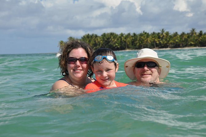 Small Group Snorkeling, Sharks & Stingrays Encounter by boat - Pickup timing, check-in, and the rules briefing at the start